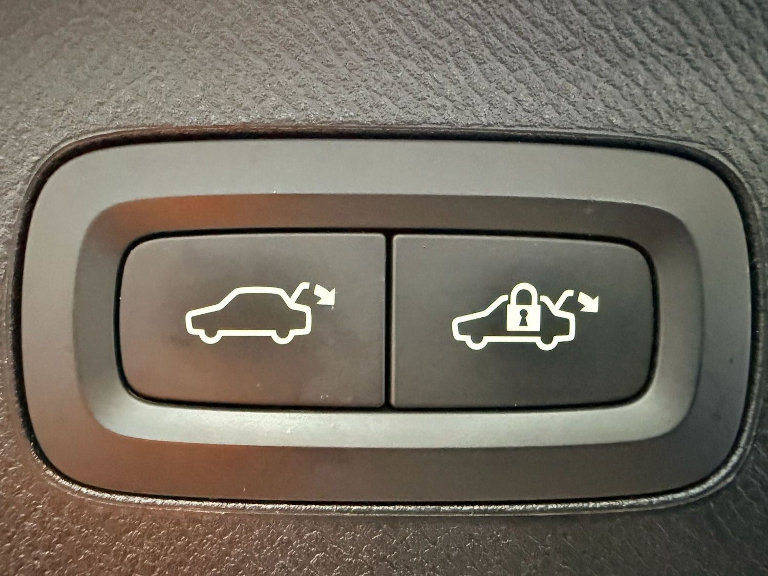 Used Volvo XC90 2015 for sale - 77333294: Photo 31