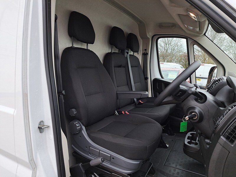 Used Vauxhall Movano 2024 for sale - 77231290: Photo 8