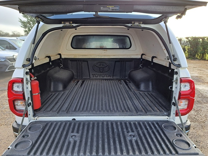 Used Toyota Hilux 2022 for sale - 77227862: Photo 19