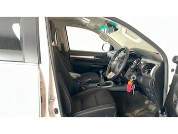 Used Toyota Hilux 2023 for sale - 78756162: Photo