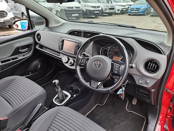 Used Toyota Yaris 2016 for sale - 77803218: Photo