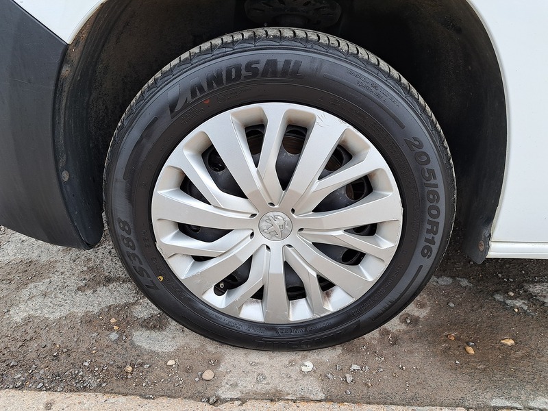 Used Peugeot Partner 2021 for sale - 77475637: Photo 16