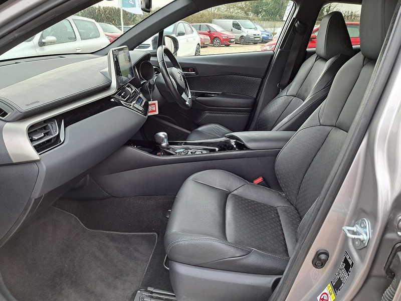 Used Toyota C-HR 2018 for sale - 77231235: Photo 19