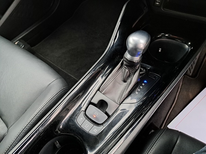 Used Toyota C-HR 2018 for sale - 77231235: Photo 32