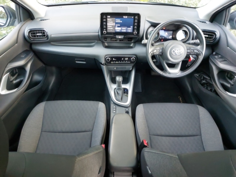 Used Toyota Yaris 2022 for sale - 76358674: Photo 2