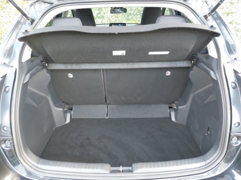 Used Toyota Yaris 2022 for sale - 76358674: Photo 8