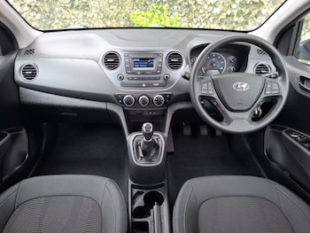Used Hyundai i10 2018 for sale - 79247270: Photo