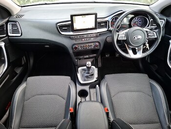 Used Kia Ceed 2019 for sale - 77644359: Photo