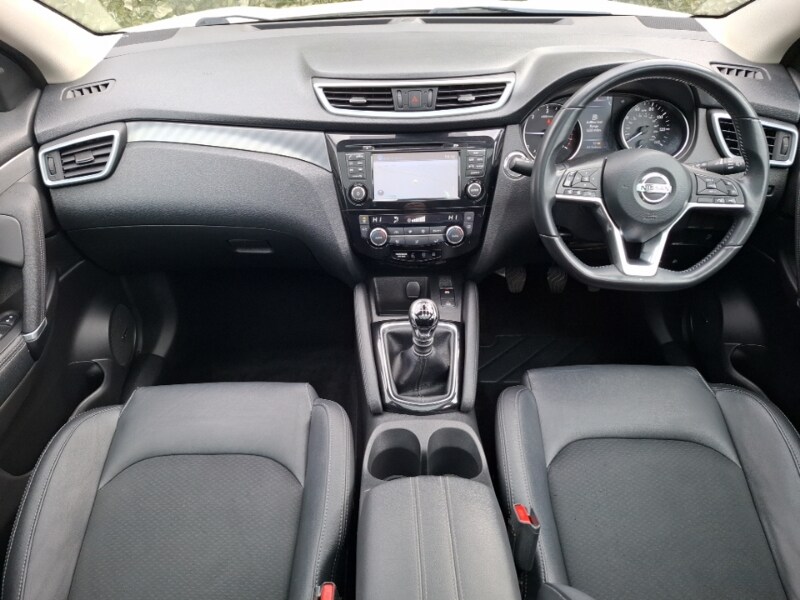 Used Nissan Qashqai 2018 for sale - 77818303: Photo 2