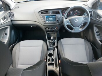 Used Hyundai i20 2020 for sale - 75882735: Photo