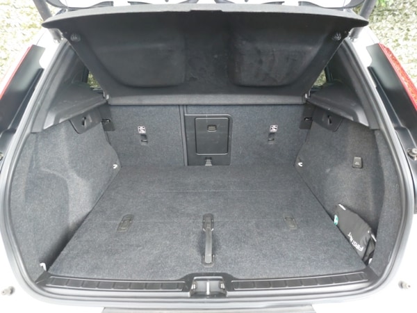Used Volvo XC40 2021 for sale - 76258421: Photo 8