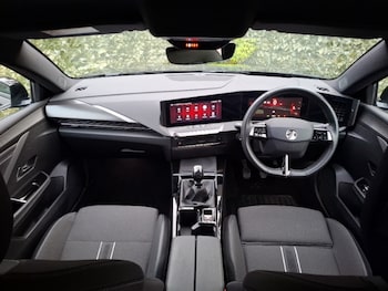 Used Vauxhall Astra 2024 for sale - 76983282: Photo