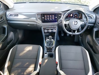 Used Volkswagen T-Roc 2018 for sale - 75722808: Photo