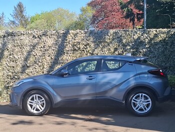 Used Toyota C-HR 2023 for sale - 78425064: Photo