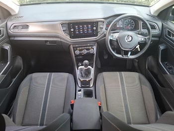 Used Volkswagen T-Roc 2019 for sale - 78530790: Photo