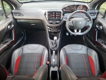 Used Peugeot 208 2017 for sale - 77674401: Photo