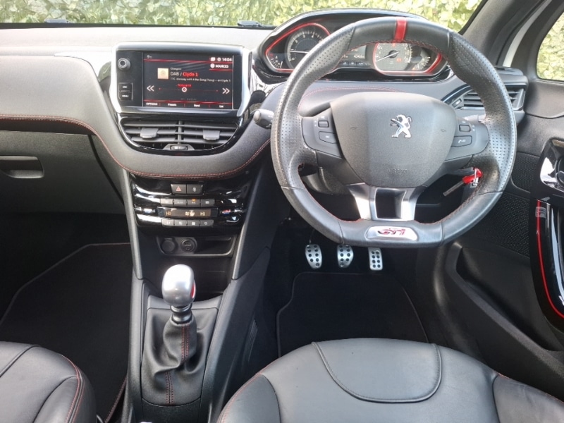 Used Peugeot 208 2017 for sale - 77674401: Photo 7