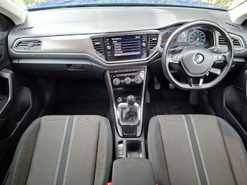 Used Volkswagen T-Roc 2018 for sale - 79486079: Photo