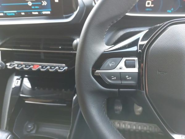 Used Peugeot 208 2022 for sale - 76321280: Photo 12