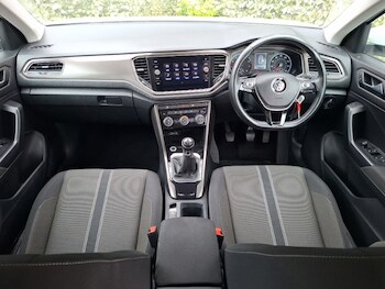 Used Volkswagen T-Roc 2018 for sale - 78735460: Photo