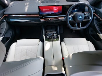 Used BMW i5 2023 for sale - 75882888: Photo