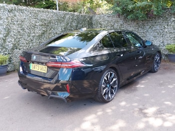 Used BMW i5 2023 for sale - 75882888: Photo