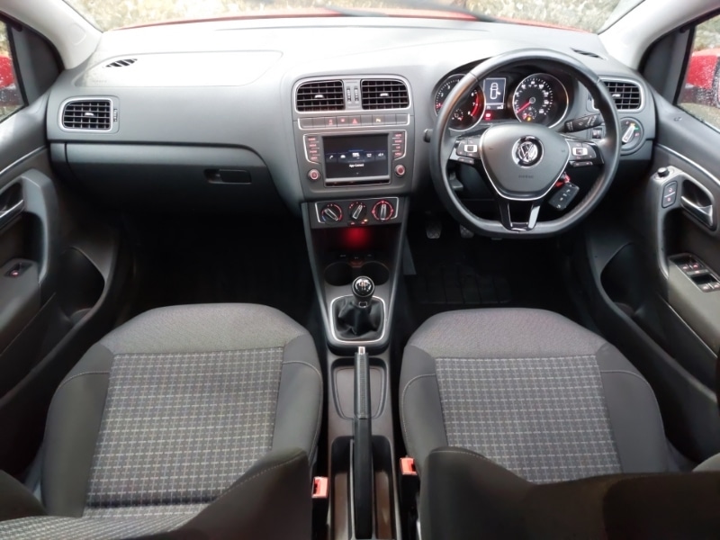 Used Volkswagen Polo 2017 for sale - 76602271: Photo 2