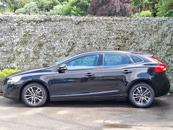 Used Volvo V40 2019 for sale - 78889636: Photo