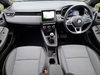 Used Renault Clio 2024 for sale - 77678049: Photo