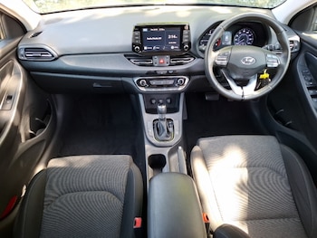 Used Hyundai i30 2023 for sale - 78704035: Photo