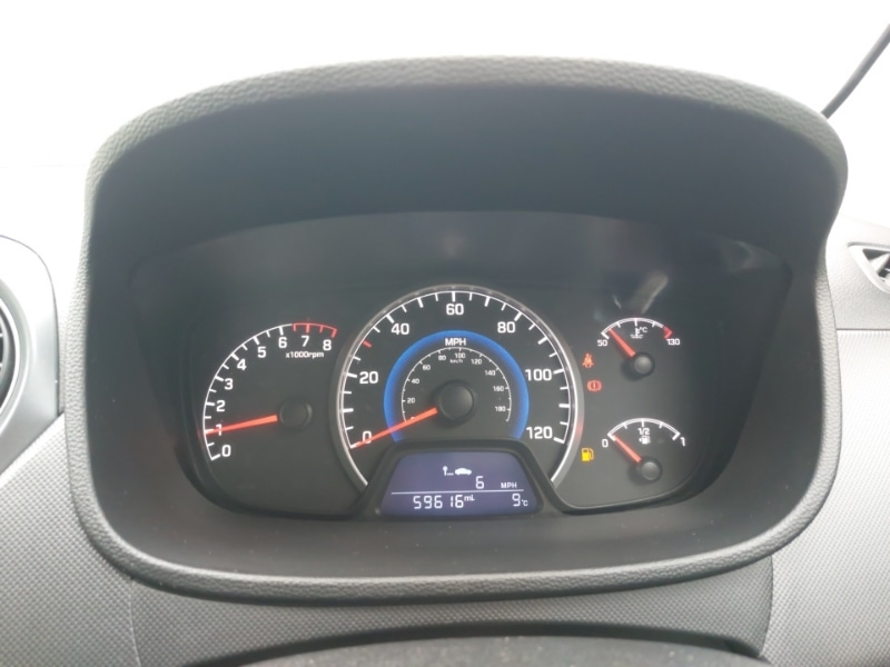 Used Hyundai i10 2017 for sale - 76437753: Photo 18