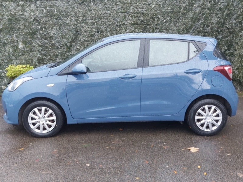 Used Hyundai i10 2017 for sale - 76437753: Photo 4