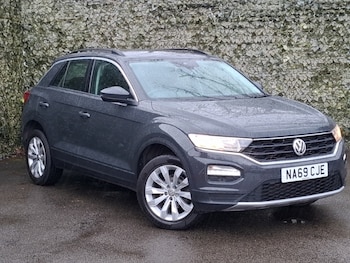 Used Volkswagen T-Roc 2019 for sale - 77874082: Photo