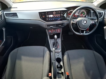 Used Volkswagen Polo 2018 for sale - 76880094: Photo