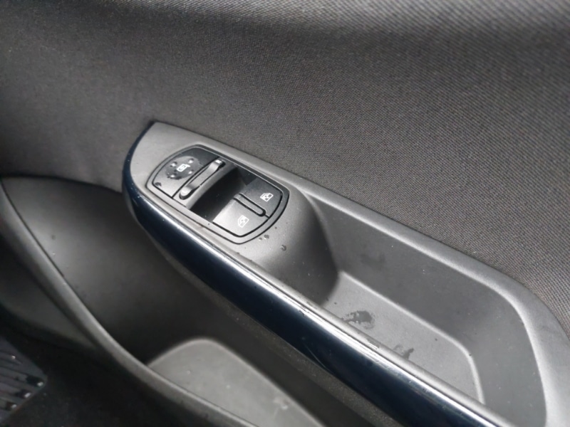 Used Vauxhall Corsa 2015 for sale - 76195276: Photo 18