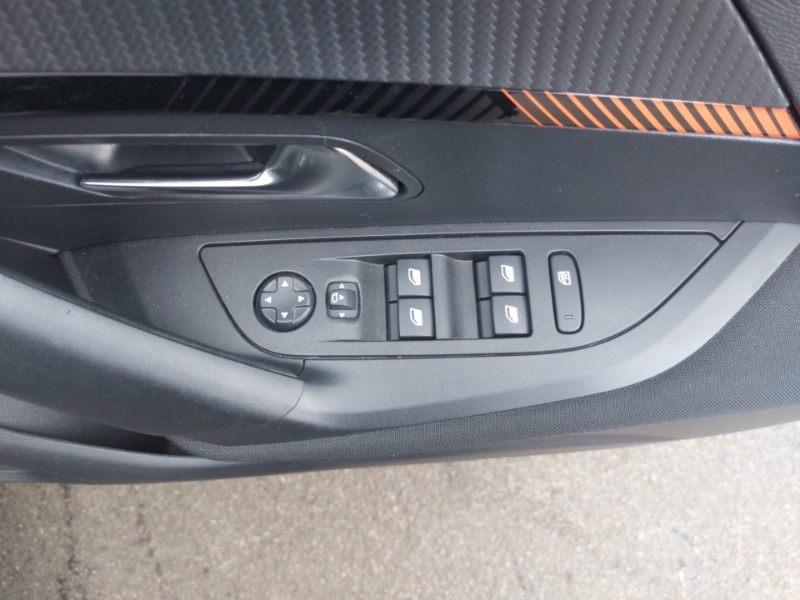 Used Peugeot 2008 2022 for sale - 76058879: Photo 12