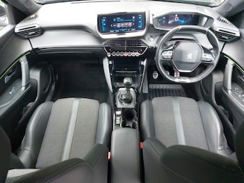 Used Peugeot 2008 2020 for sale - 76160430: Photo