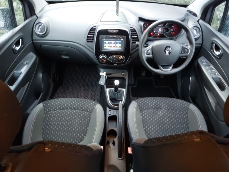 Used Renault Captur 2018 for sale - 76548835: Photo 2