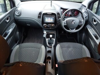 Used Renault Captur 2018 for sale - 76548835: Photo