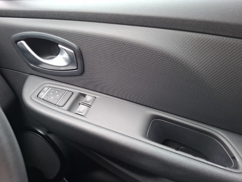 Used Renault Clio 2019 for sale - 77418930: Photo 19