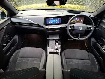 Used Vauxhall Astra 2024 for sale - 77265156: Photo