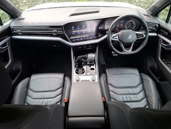 Used Volkswagen Touareg 2022 for sale - 77702234: Photo