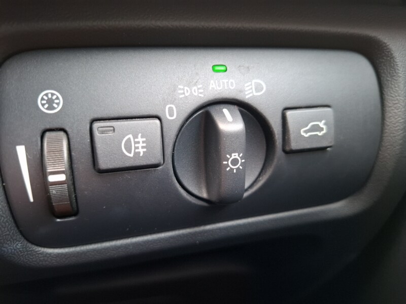 Used Volvo V40 2018 for sale - 78225138: Photo 17