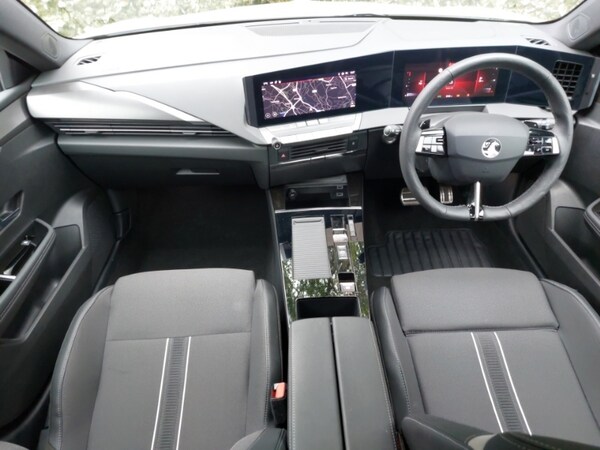 Used Vauxhall Astra 2023 for sale - 76268972: Photo 2