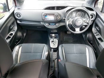 Used Toyota Yaris 2019 for sale - 75808076: Photo