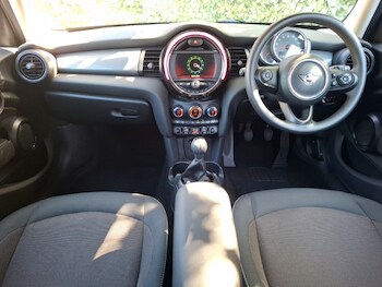 Used MINI Hatch 2019 for sale - 78428401: Photo