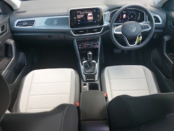 Used Volkswagen T-Roc 2023 for sale - 75576721: Photo