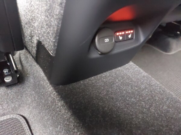 Used Volvo XC40 2024 for sale - 75701855: Photo 17