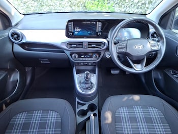 Used Hyundai i10 2024 for sale - 79176010: Photo