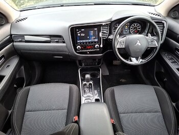 Used Mitsubishi Outlander 2020 for sale - 77682440: Photo